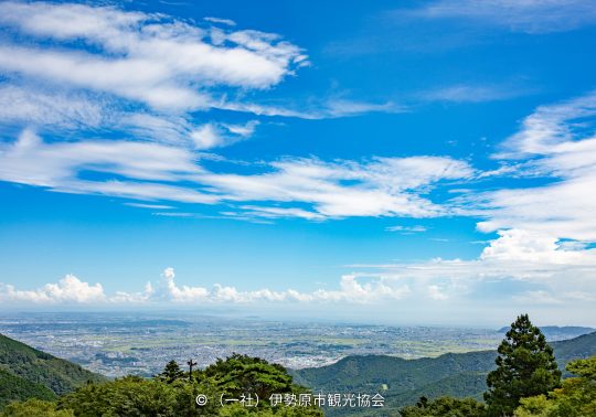 A panoramic view of the vast Kanto Plain and city area seen from the summit or upper slopes of Mount Ōyama.