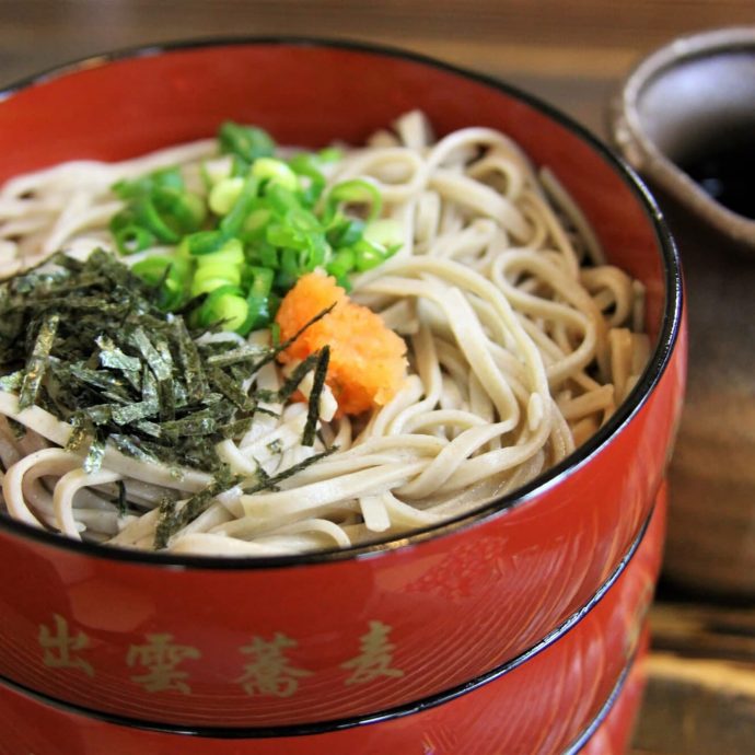 Izumo soba noodles in stacked red bowls (warigo).